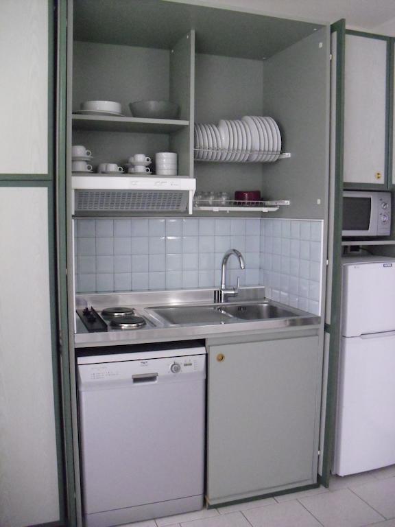 One-Bedroom Apartment Balcony,1089730791:JPEG