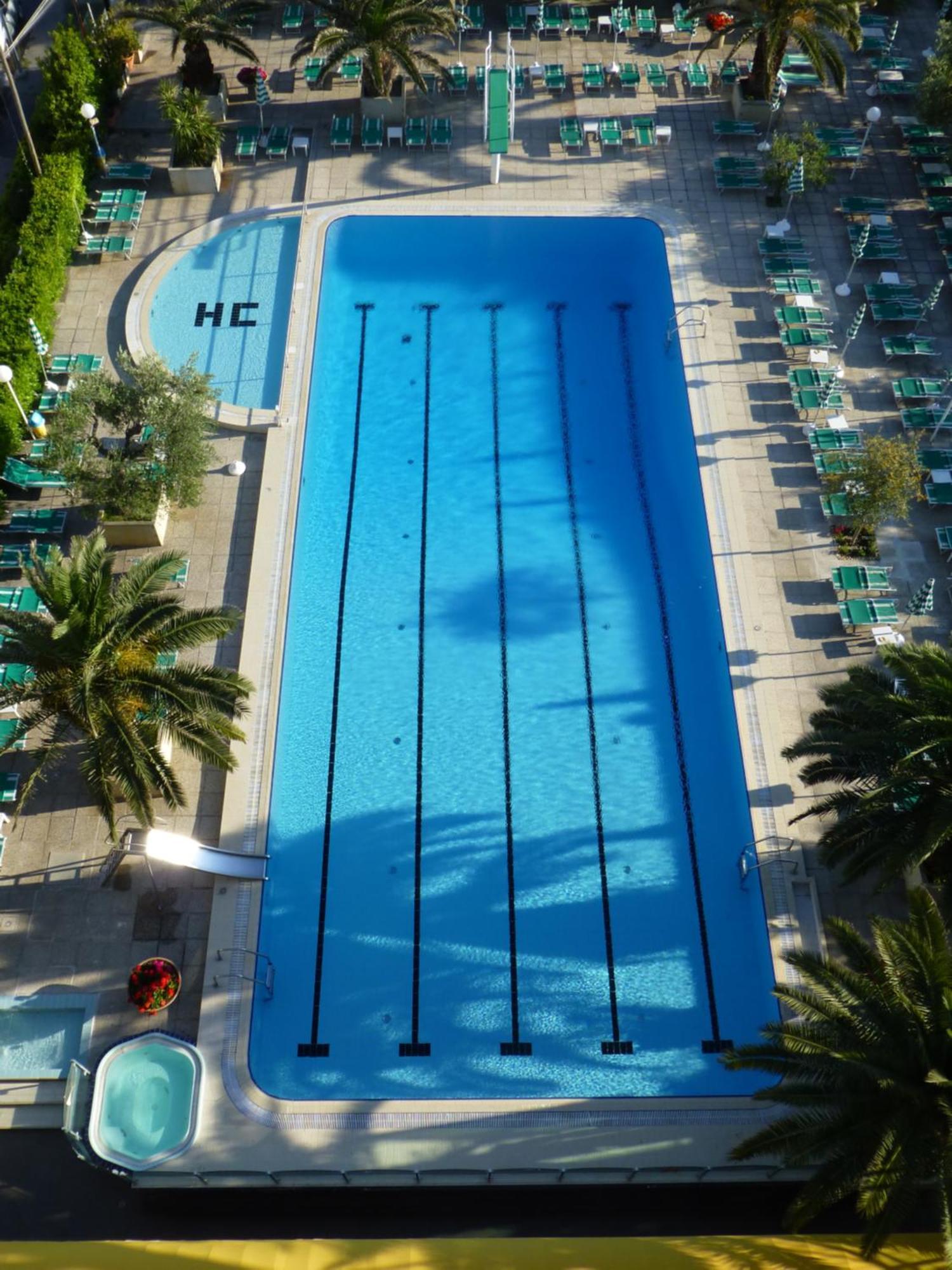 Family Room Balcony Pool View,434506320:JPEG