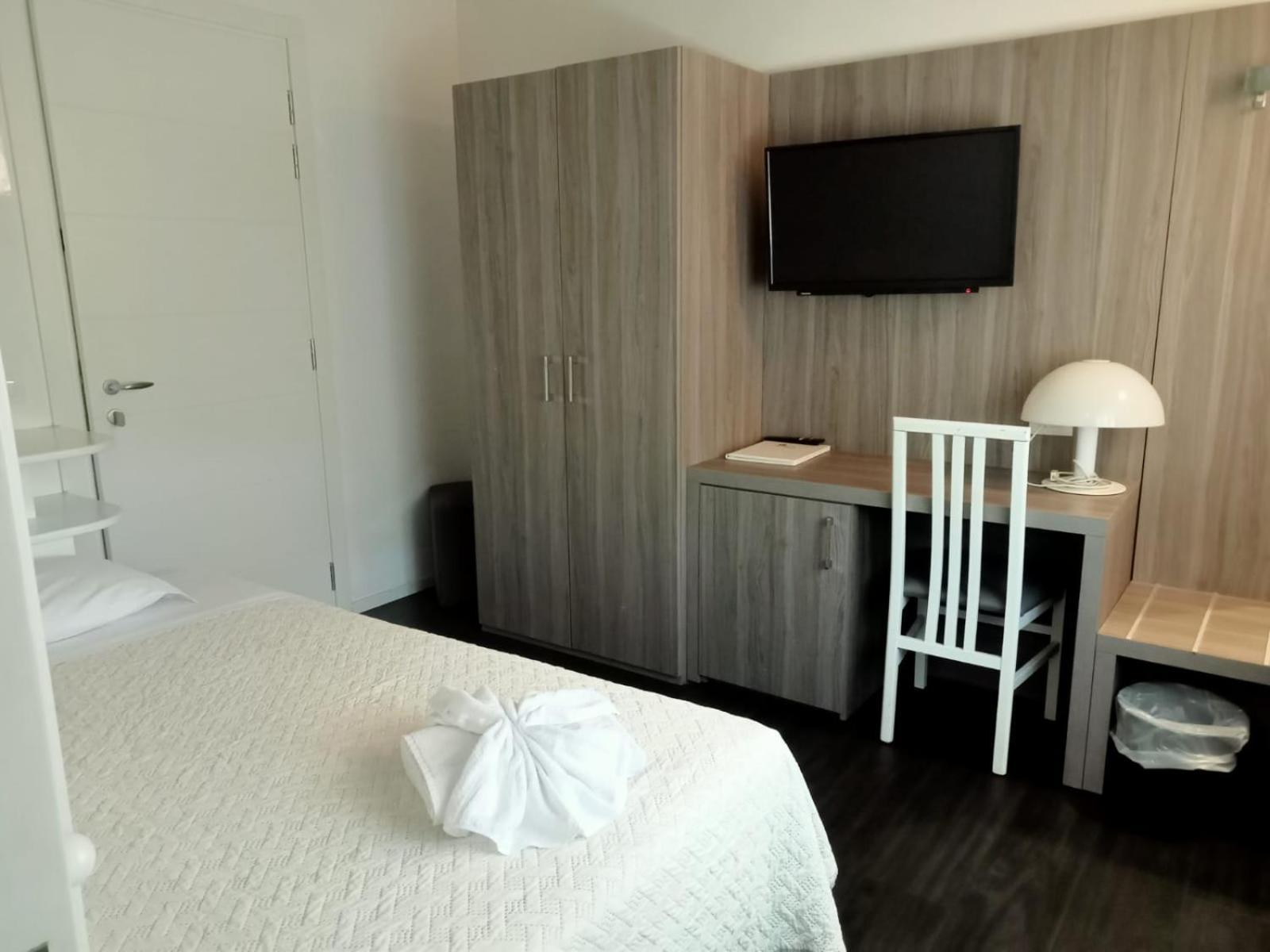 Large Single Room,1697183502:JPEG