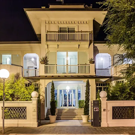 Hotel Carducci 76-3